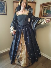 ladies' sz 6 (36"bust,28"waist) Elizabethan/Tudor Renaissance gown costume -5 pc