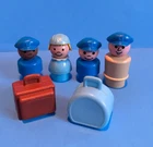 Vintage Fisher Price Little People 4 airline crew Pilots Stewardess + 2 luggage