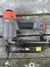 HDX HDXFN64 16 Gauge 2-1/2&rdquo; Pneumatic Straight Finish Nailer Nail Gun