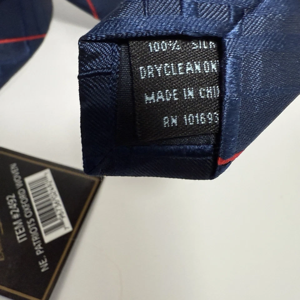 Corbata New England Patriots 100 % seda NFL 58" x 3,5" azul rojo nueva con etiquetas Foto 4 de 4