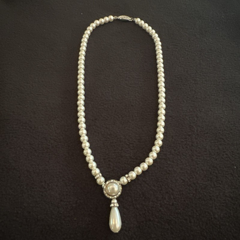 Vintage Faux Pearl & Rinestone Necklace With Faux Pearl Pendant 9"