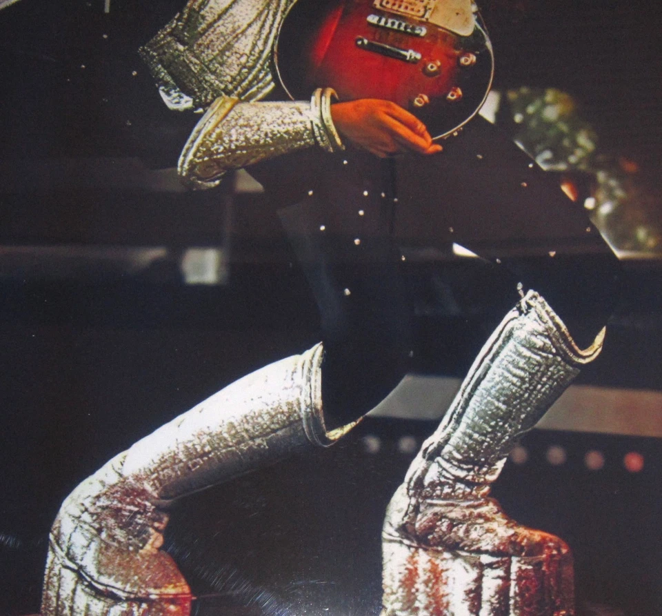 Guitarra grande enmarcada Kiss Legend Ace Frehley '77 en llamas / Fumar en el escenario 23x20 Foto 3 de 4