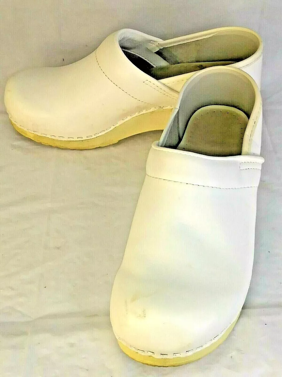 Dansko white patent leather nursing best sale shoes