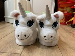 Justice girls Unicorn slippers size 4/5 GUC