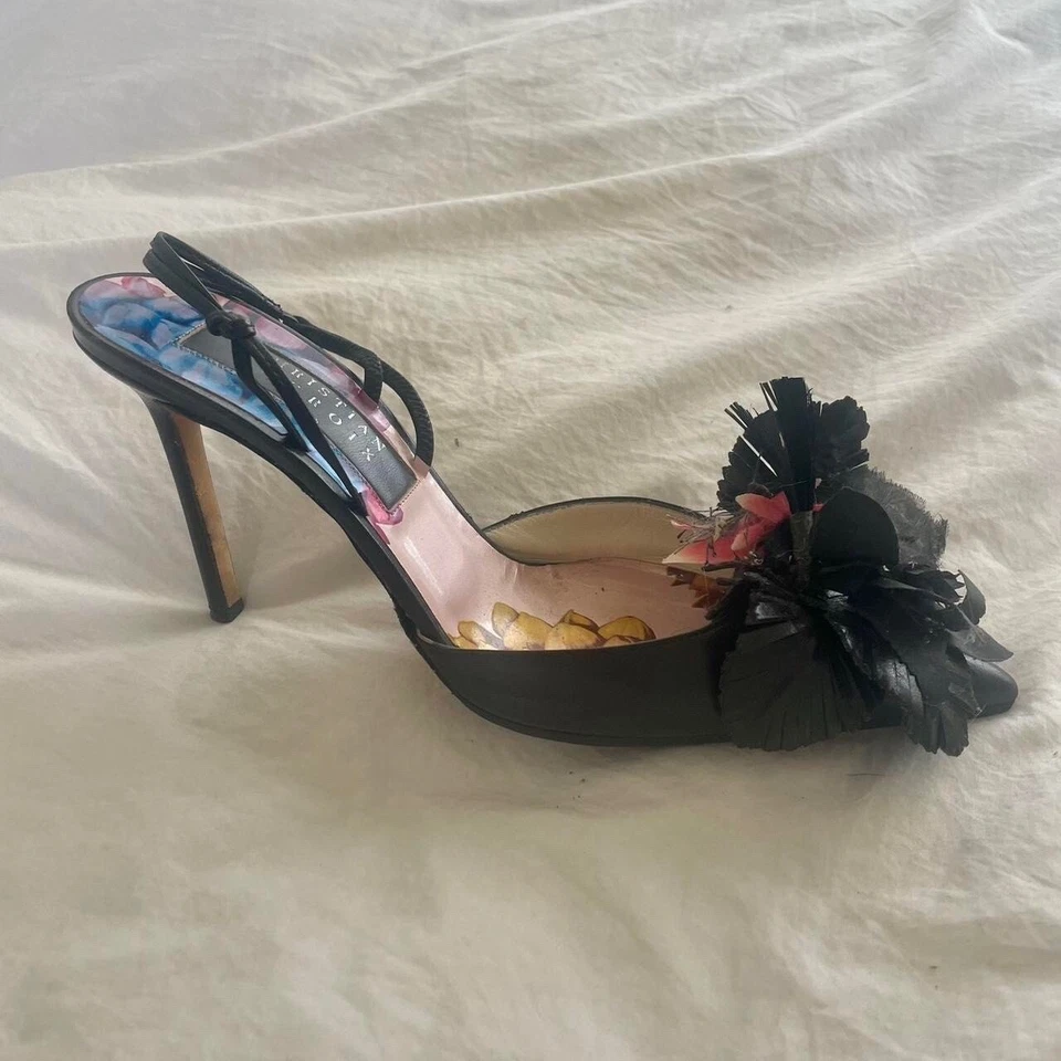 Christian Lacroix pointy pumps with floral appliqué 7.5 - Image 2 of 2