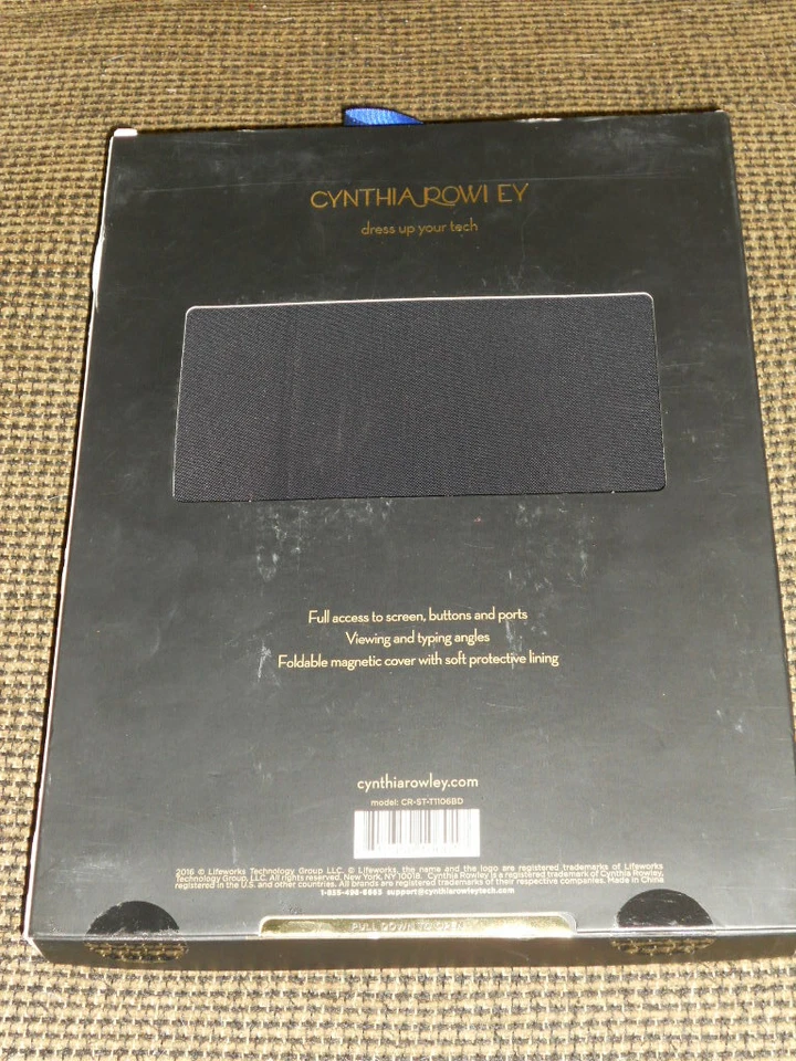 Cynthia Rowley Magnetic Folio for 9 to 10 Inch Tablets Black Gold New - Image 3 of 3
