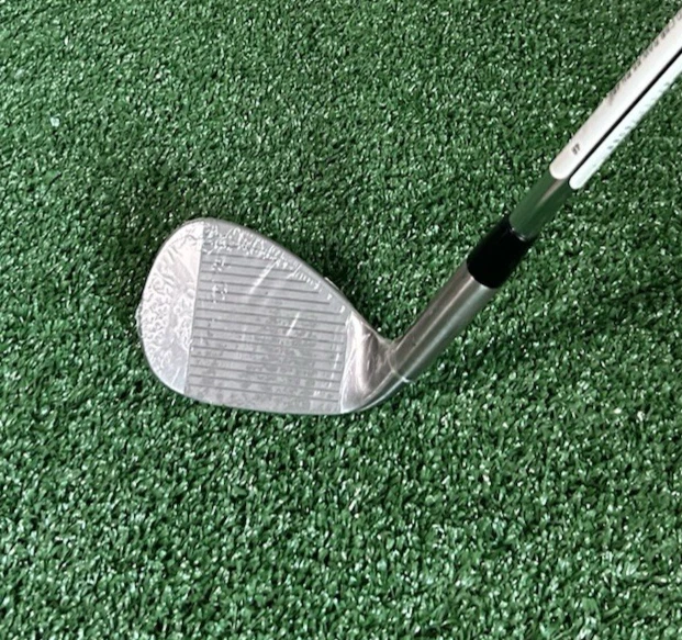 Cobra Golf Snakebite 48° Pitching Wedge 8° Bounce KBS Hi-Rev 2.0 Stiff Flex, New - Image 4 of 4