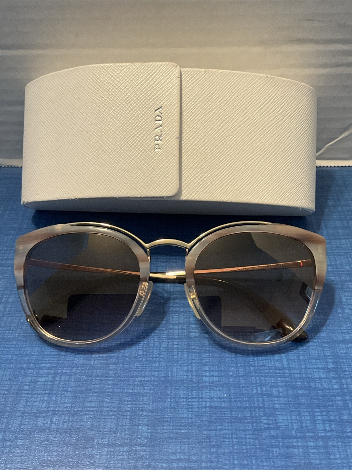PRADA SPR 20U CONCEPTUAL Cat Eye Sunglasses 54 22 140 2N Marble Look With Case