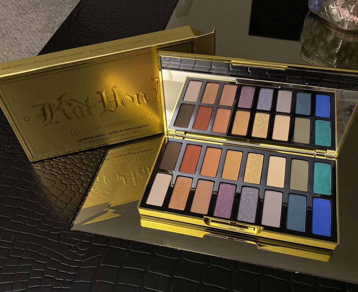 kat-von-d-tenth-anniversary-  KAT VON D 10th Anniversary palette display picture 1