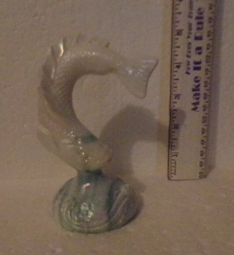 LOOK FENTON GLASS TROUT  FISH WITH BASE FIGURINE DISPLAY