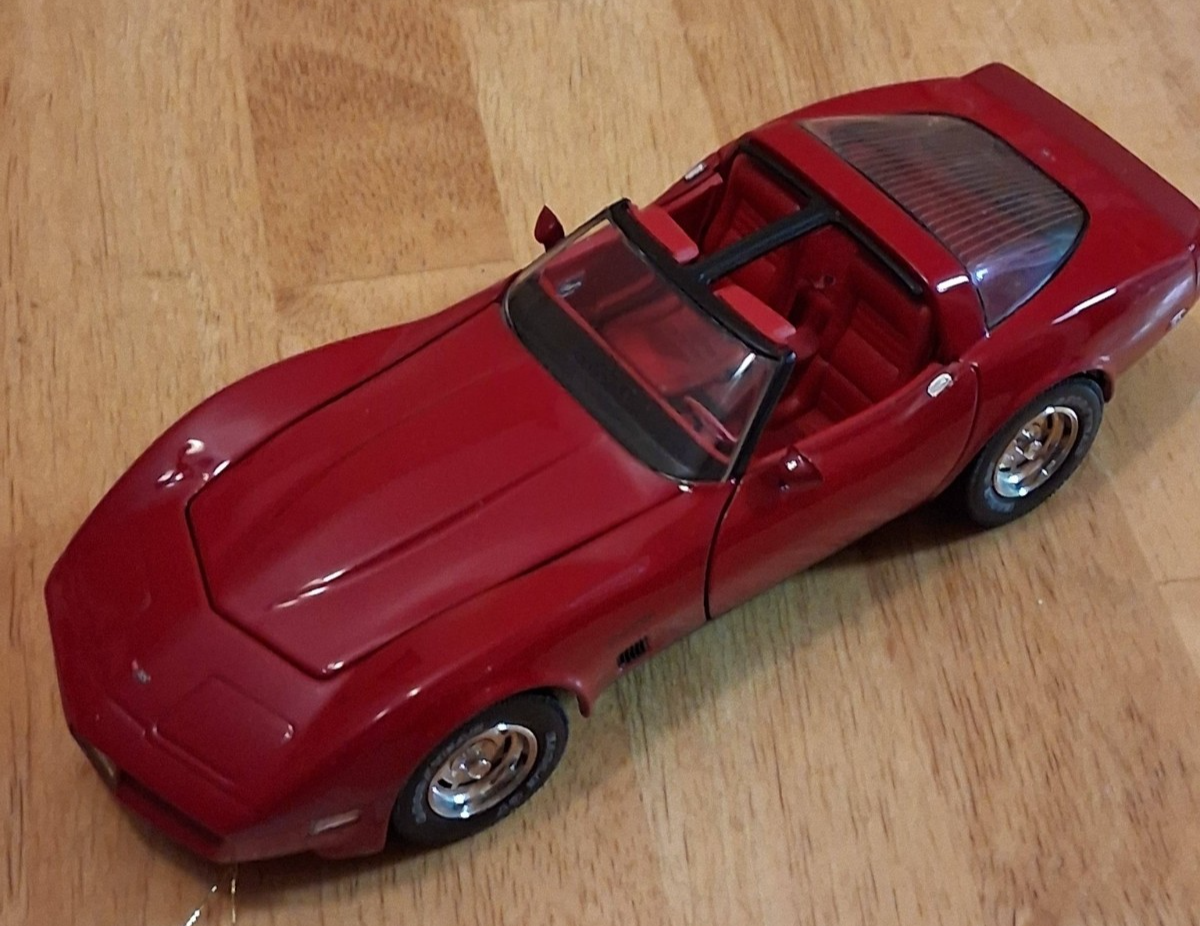 Franklin Mint 1982 Corvette 1/24 Scale Die Cast Car With Box