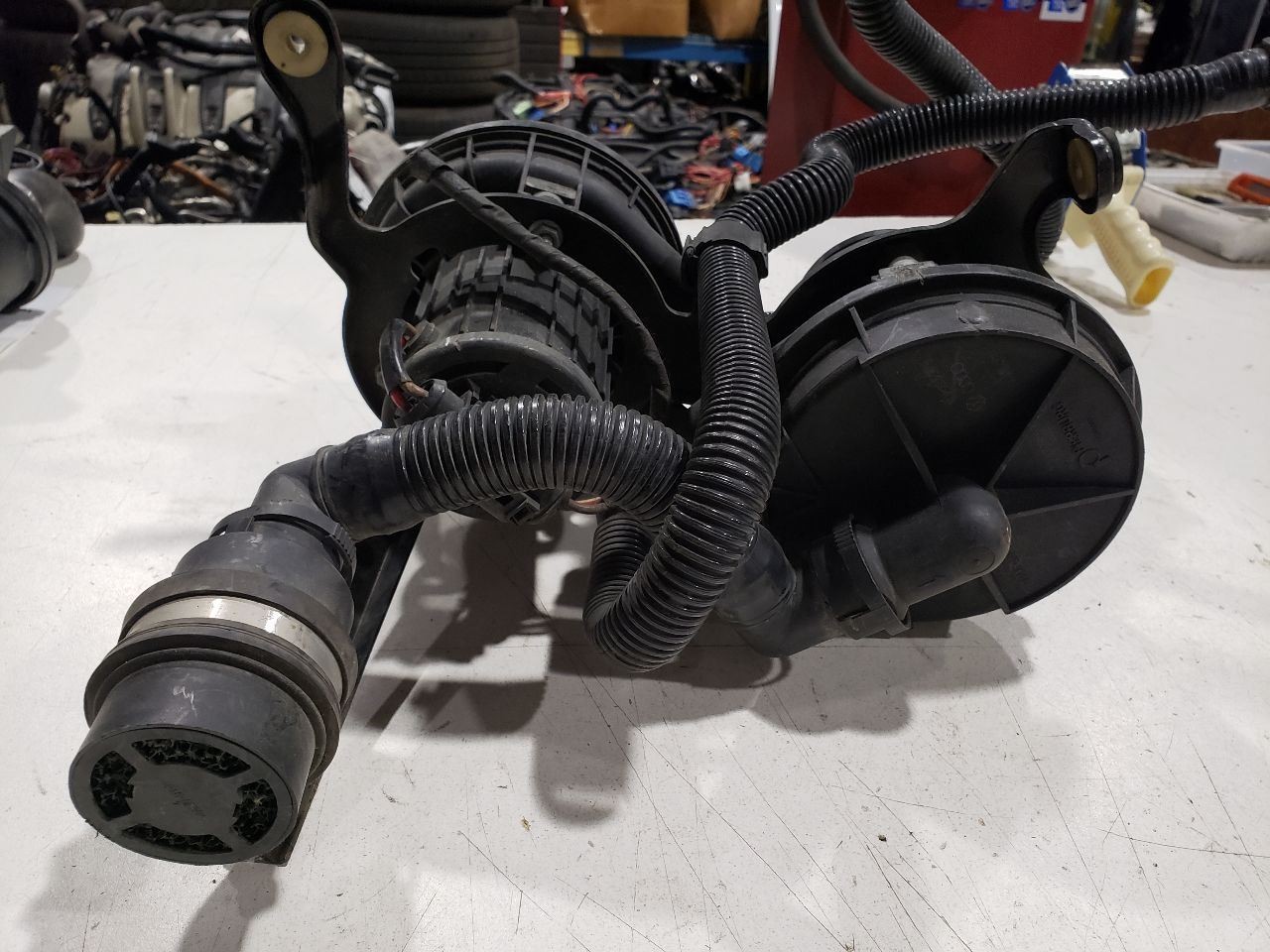 Air Injection Pump - 2006 Bentley Fly Spur Sedan V12 TT - OEM ZSB3W0131083B