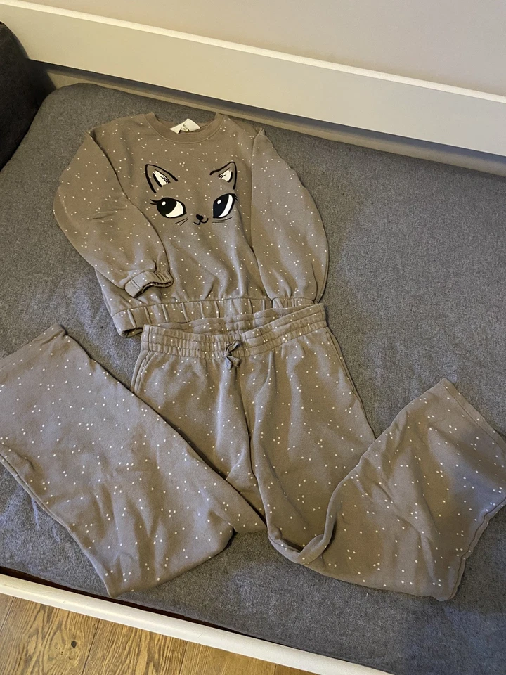 H&M Hausanzug, Gr. 134, braun 