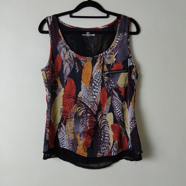 Temt Size 8 Multicolored Feather Print Blouse