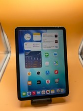 Apple iPad Air 5th Generation 64 GB, Wi-Fi 10.9 in - Gray - Excellent 8/10