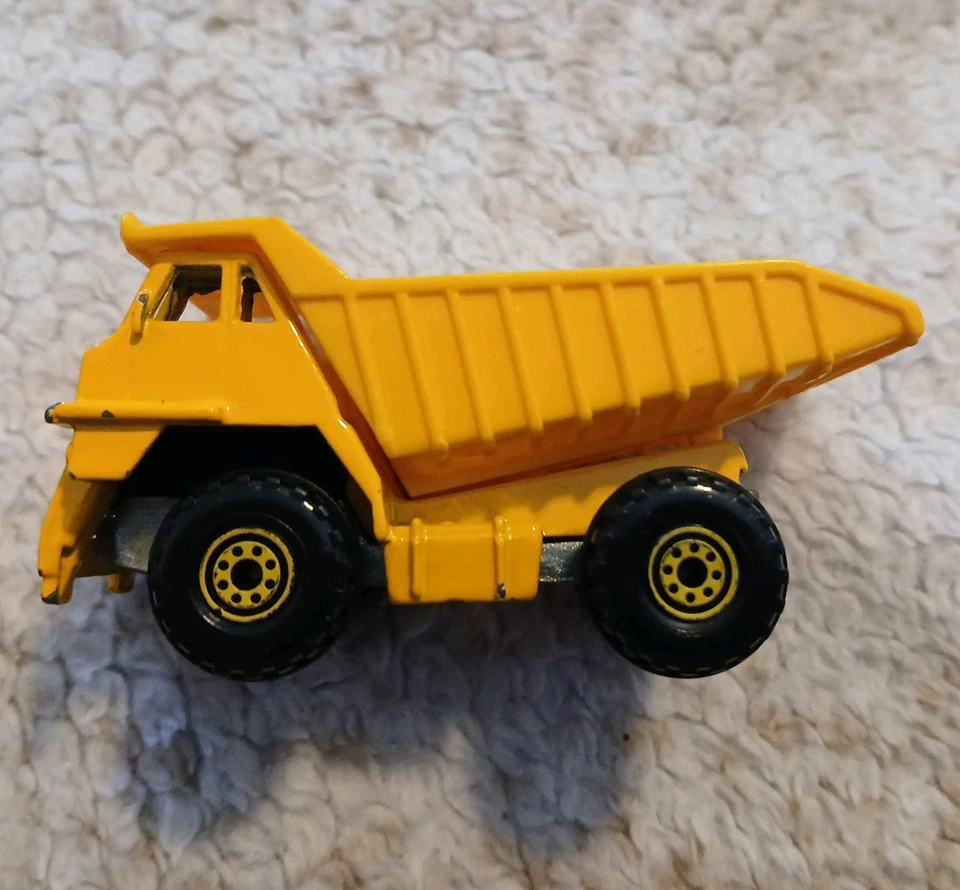 Hot Wheels 1979/80s Construction Lot 3x Dump Truck, Front Loader, Cat Bulldozer - Image 2 of 4