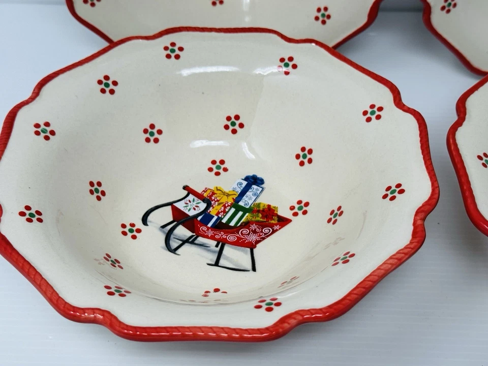 Набор из 4 праздничных суповых/зерновых чаш на ножках Temptations Tara 7,5 дюйма красные сани - Изображение 2 из 4