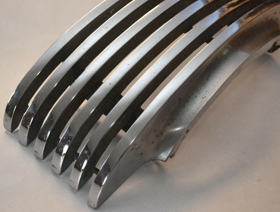Rejilla del radiador delantero Nash Ambassador 1946-1948, barras cromadas originales, 600, 1947 Foto 3 de 4