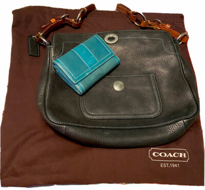 coach バッグe05q-8k10 COACH E05Q 8K10 Coach Hobo Signature Purse | Depop