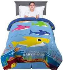 Franco Kids Bedding Baby Shark Soft Microfiber Twin/Full Comforter