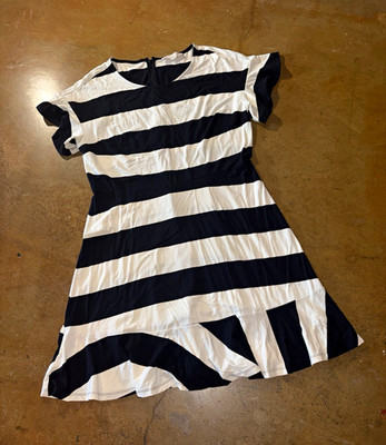 LOFT Black White Striped Fit & Flare Knit Dress Short Sleeve Size 4