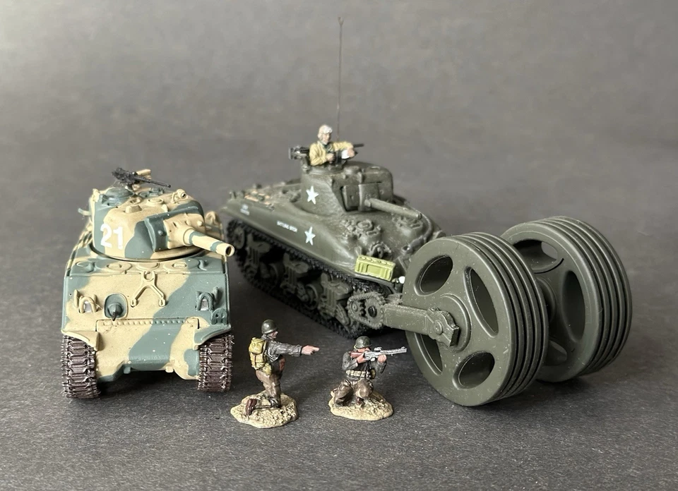 Matchbox Collectibles 1:72 WWII US M4 Sherman 105mm & Mine Roller Support Tanks - Image 2 of 4