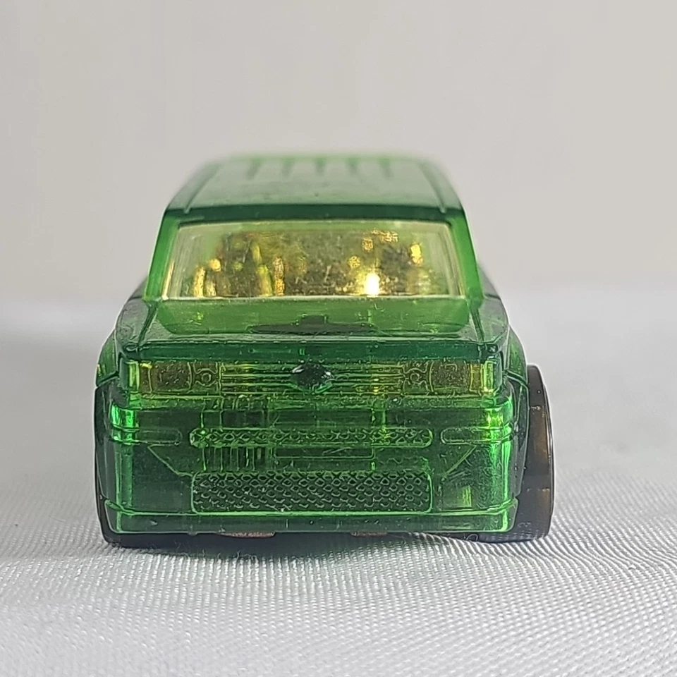 Hot Wheels Scion xB Diecast Car 2010 Race World Tierra Verde Boxy SUV PR5 1:64 Foto 3 de 4
