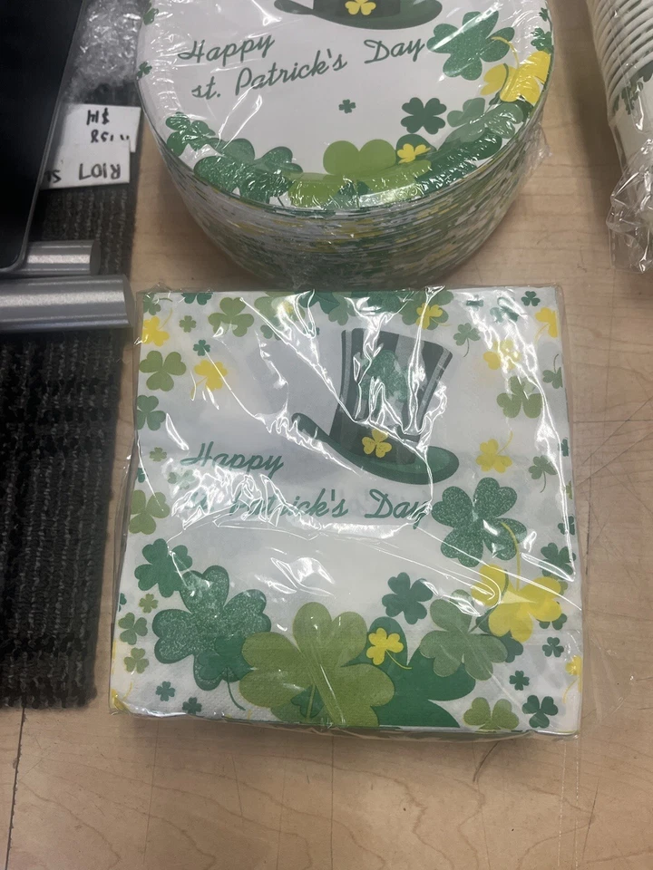400 Pc St Patricks Day Plates and Napkins set, Serves 100 Cups Included - Image 4 of 4