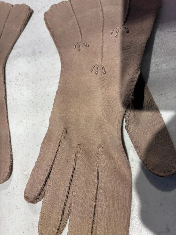 Lote de 2 luvas vintage Hansen década de 1950 8” marrom/bege noite/dia tamanho 7.0 - Imagem 2 de 4