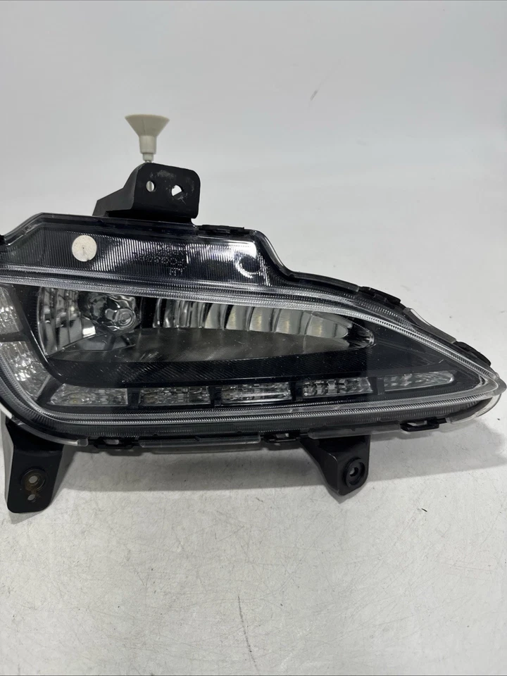 Luz antiniebla LED halógena del lado izquierdo del conductor Hyundai Tucson 2016 2017 2018 92201-D3100 Foto 4 de 4