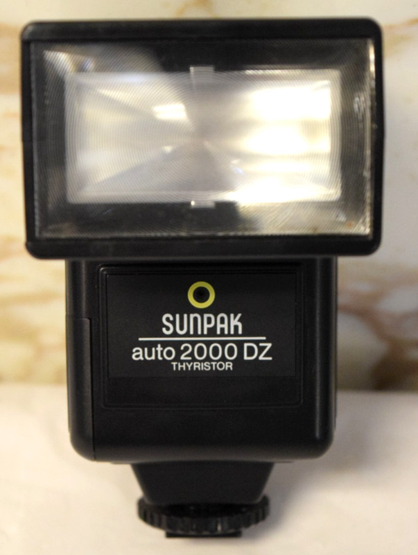 Sunpak auto 2000 DZ Thyristor Flash