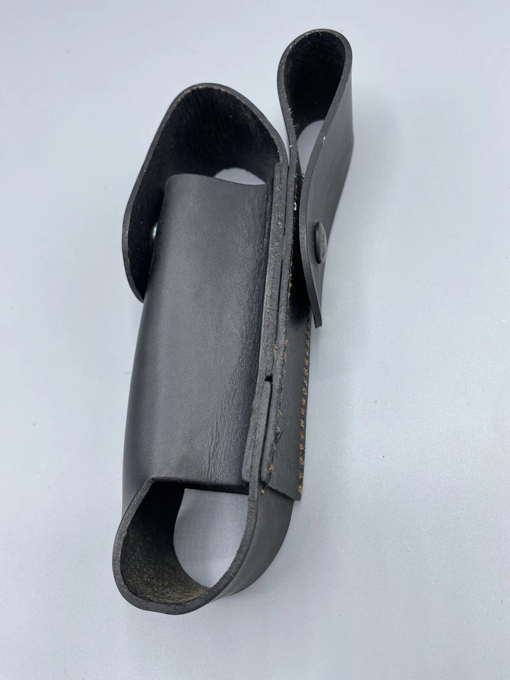 Safariland #38    Mace Holder  Top Flap   Plain Black, Black Snap - Изображение 2 из 4