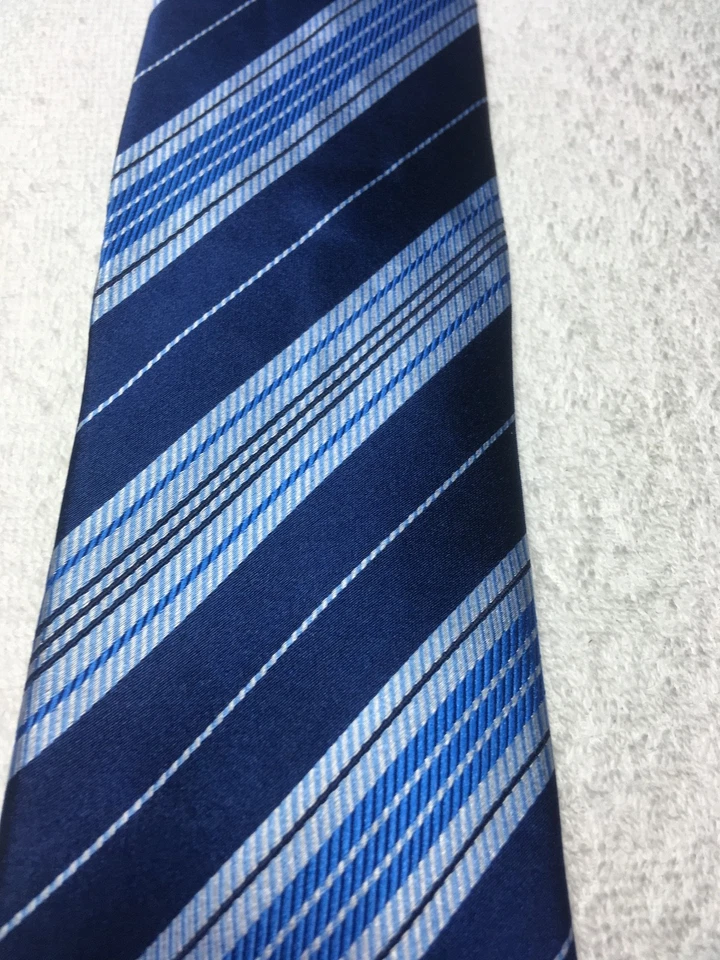 COUNTESS MARA HOMBRE AZUL MARINO Y AZUL RAYAS 3,25 X 60 Foto 3 de 4