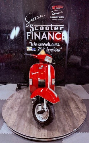 VESPA T5 MK1, SQUARE HEADLIGHT, RESTORED EXAMPLE FINISHED IN ROSSO RED - Picture 17 of 20