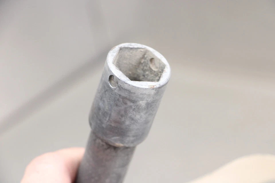 02-03 HONDA CBR954RR 954RR FRONT WHEEL RIM AXLE PIVOT BOLT — 第 3/4 张图片