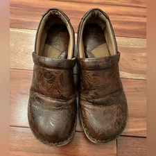 Born Concept Peggy Clogs, Size 8.5