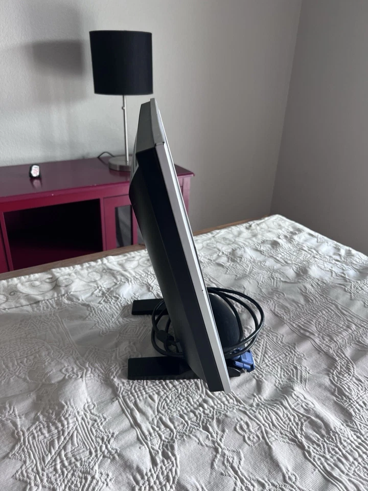 ViewSonic VA721 LCD Desktop PC Computer Monitor Sz 17” - Image 3 of 4