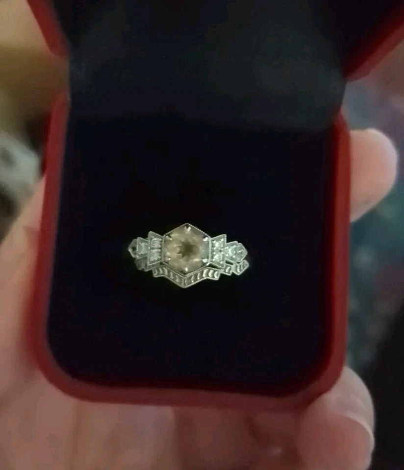 Juego de anillos de compromiso de morganita redondos Art Deco de oro blanco de 14 quilates hechos a mano para mujer 6 1/4 Foto 2 de 4