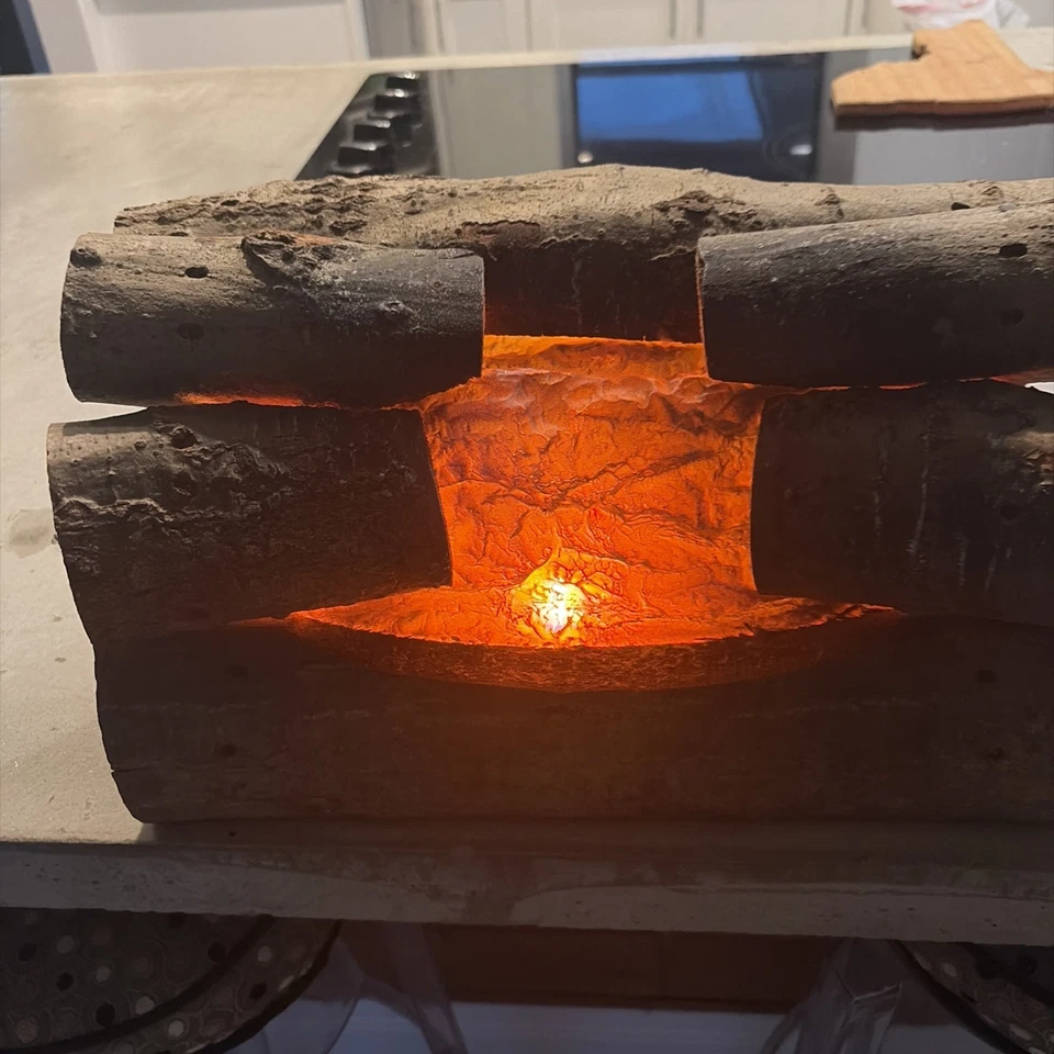 VINTAGE ELECTRIC LIGHT UP FIREPLACE WOOD LOGS CRACKLING SOUND FAUX FIRE Freeship - Image 1 of 4