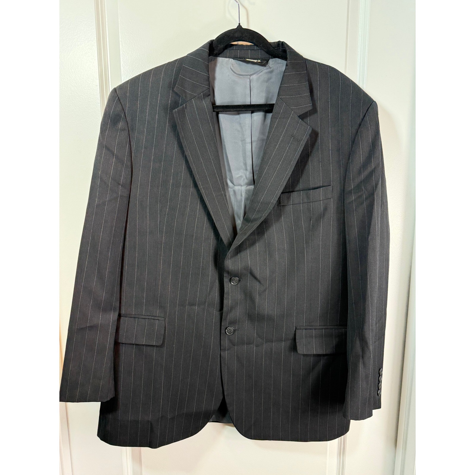 Jos A Bank Travelers Collection 46R Suit Jacket 100% Wool Pinstripe Blazer Black