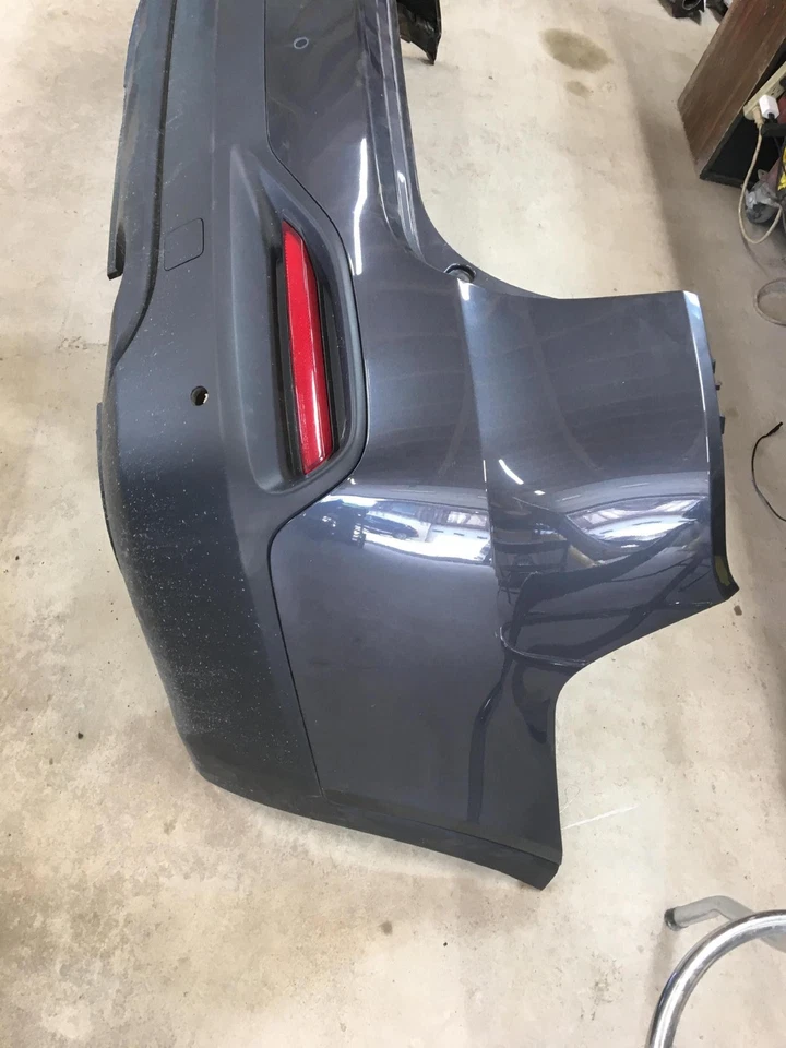 17 KIA SORENTO Rear Bumper platinum Graphite Scratches Foto 3 de 4