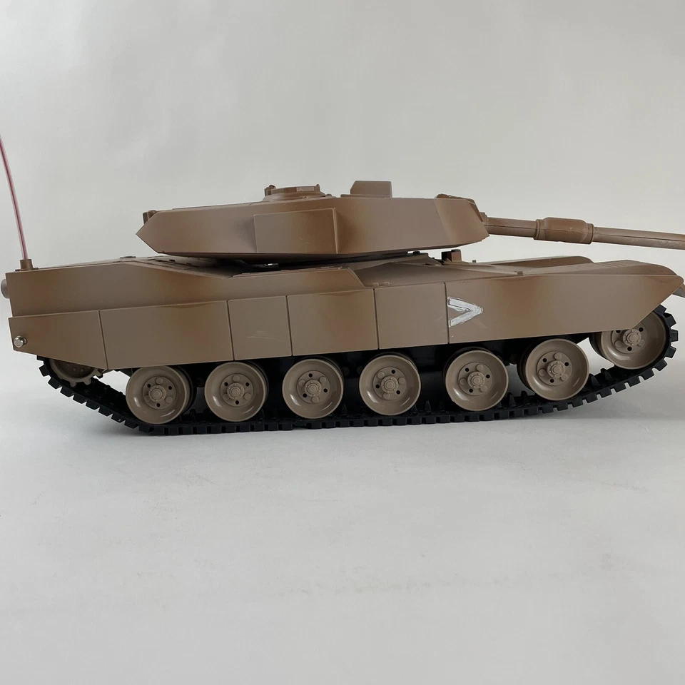Vintage M1A1 Abrams Desert Storm Chicago Model International Remote Control Tank - Image 3 of 4