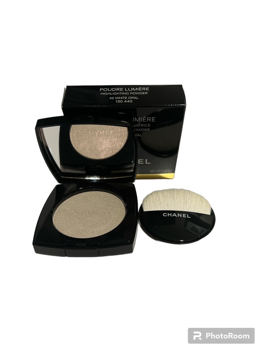 CHANEL Poudre Lumière 40 White Opal POUDRE LUMIÈRE Highlighting powder 40 - White opal | CHANEL