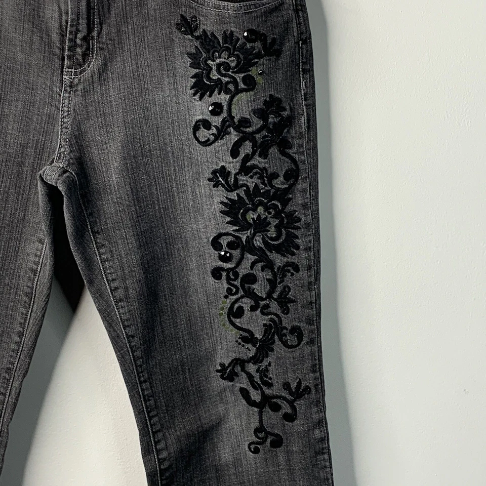 Jeans Daisy Fuentes bordados talla 6P Petites Foto 3 de 4