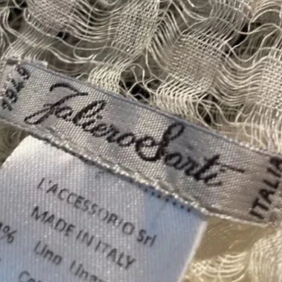 Шарф Faliero Sarti Italia 1949 серебристый с металлической нитью цвета слоновой кости льняной хлопок - Изображение 4 из 4