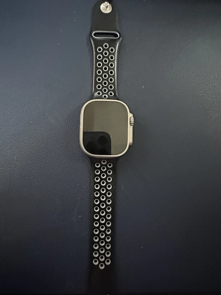 Apple Watch Ultra (1st Gen) 49mm Titanium GPS + Cellular BACK IS CRACKED**** - Image 2 of 4