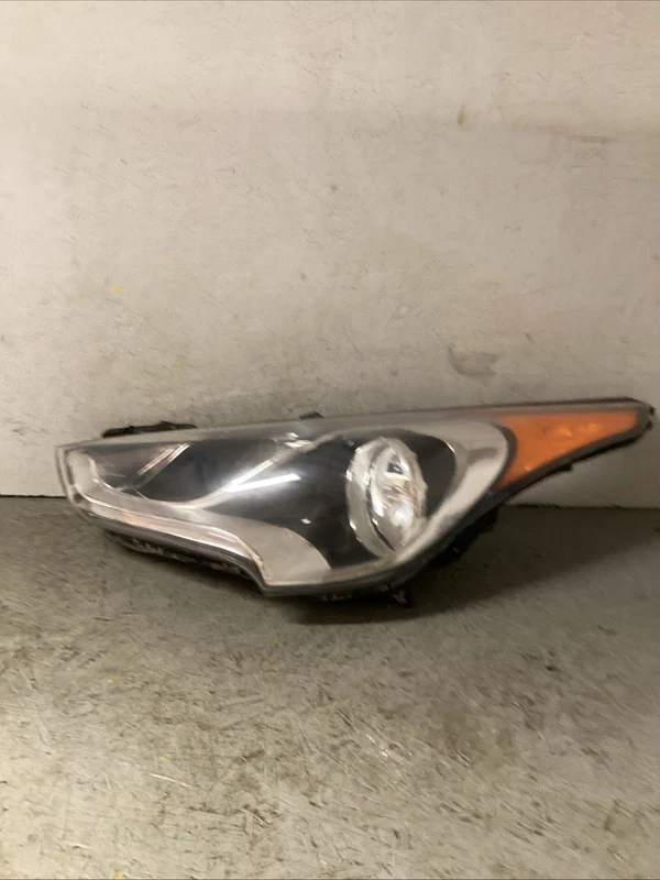 2012-2017 Hyundai Veloster LEFT LH DRIVER SIDE HEADLIGHT OEM 921012V000