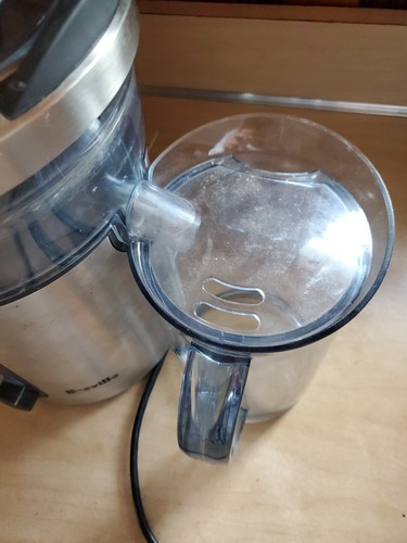 Breville Juicer Model BJE510XL Digital LED Fruit Veggie Extractor 5 speed 900 W - Picture 3 of 10