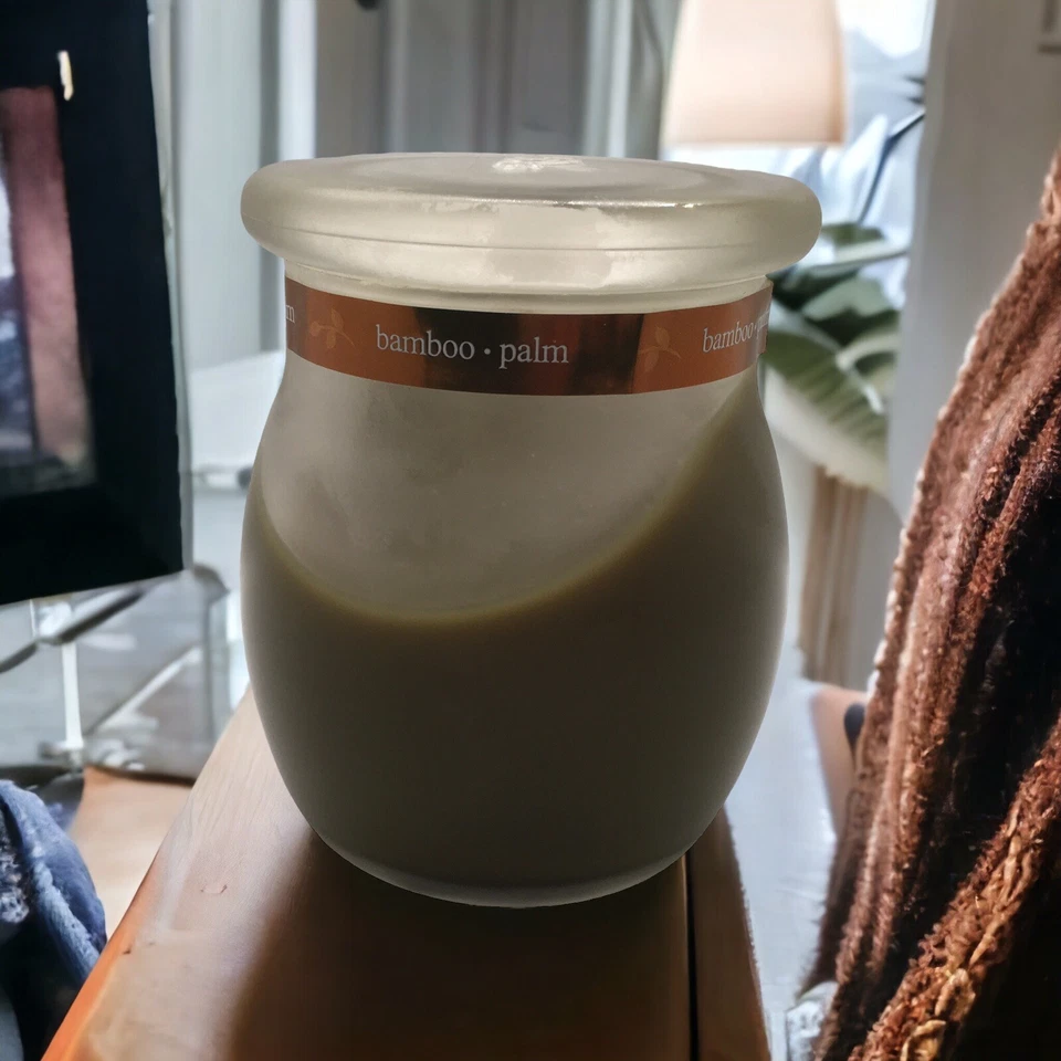 Vela Illuminations retirada PALMA DE BAMBÚ, 13,5 oz Yankee Candle 100 horas de combustión difícil de encontrar Foto 3 de 4
