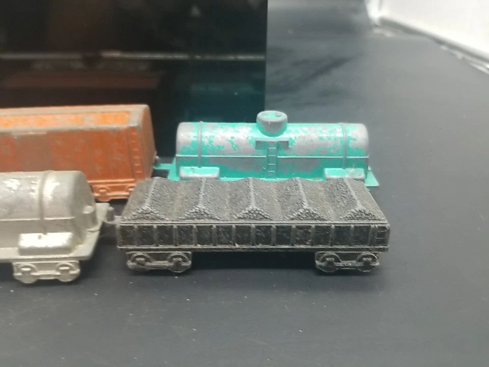 Juego de 8 trenes diecast Midge Toy Tinder Box Car Flat Caboose Rockford ILL Foto 2 de 4